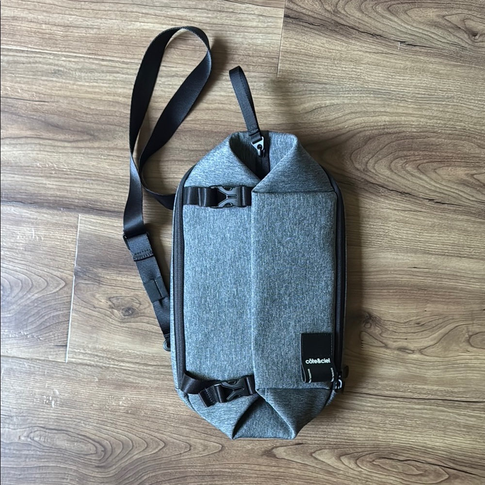 Cote & Ciel gray tanana messenger